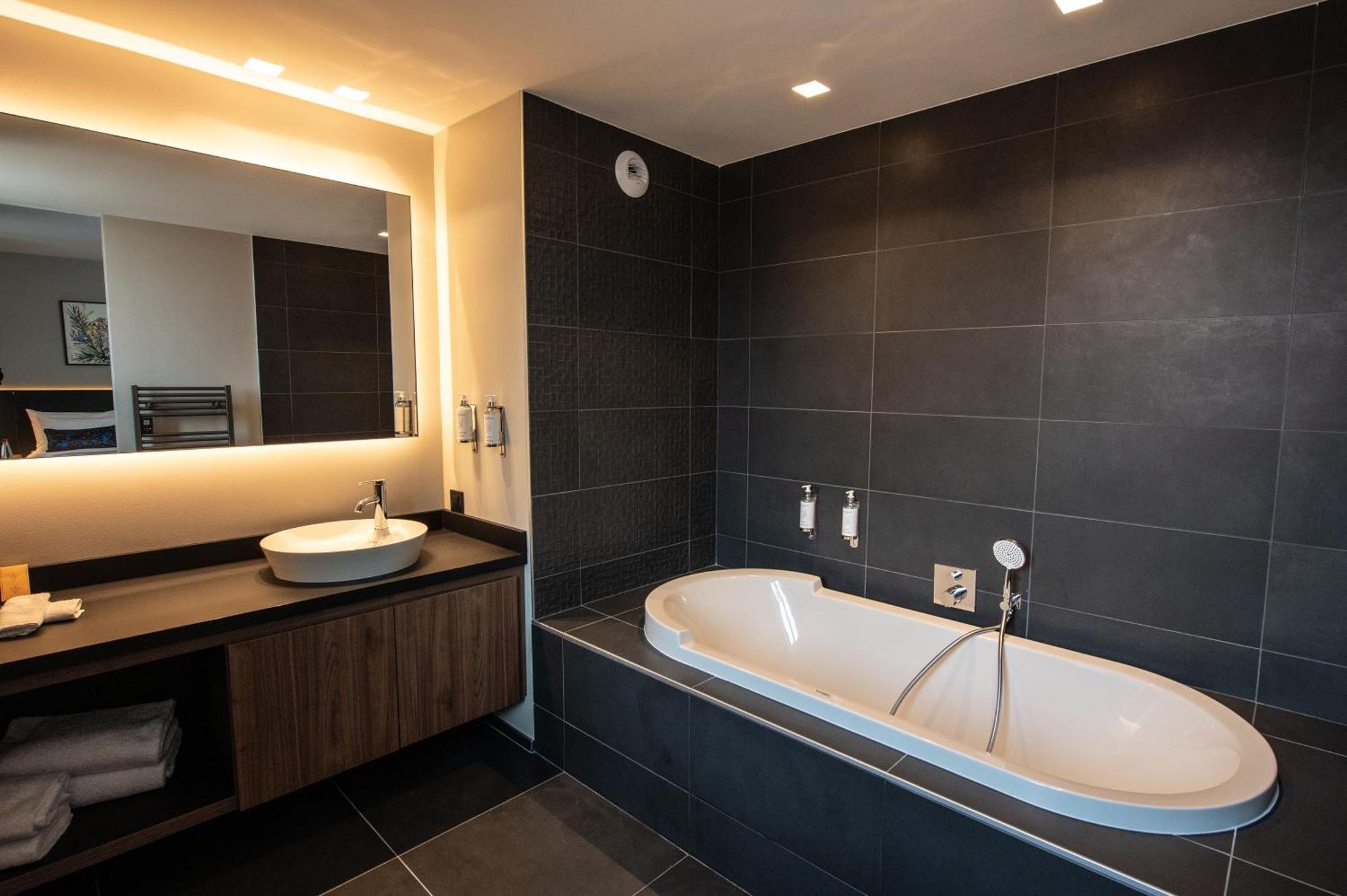 Best Western Premier Le Chapitre Hotel And Spa Remiremont Exterior foto